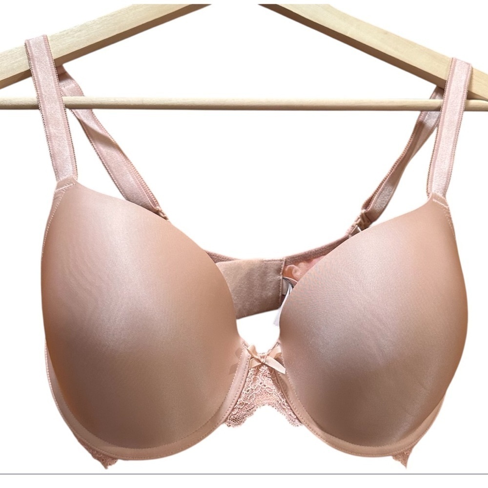 EUC VS Perfect Coverage Elegant Lace Trimmed Bra in Nude